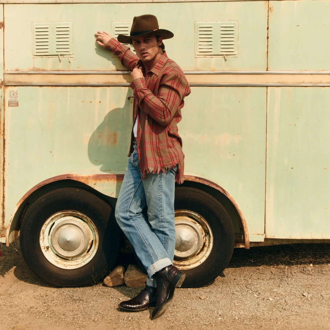 Lucchesse-inc Paris Texas :: Black Cherry Lucchesse-inc Paris Texas :: Black Cherry